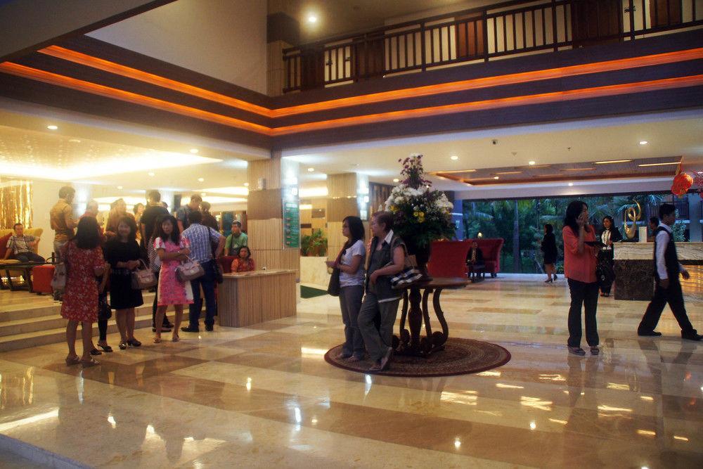 Grand Hap Solo Hotel Kültér fotó